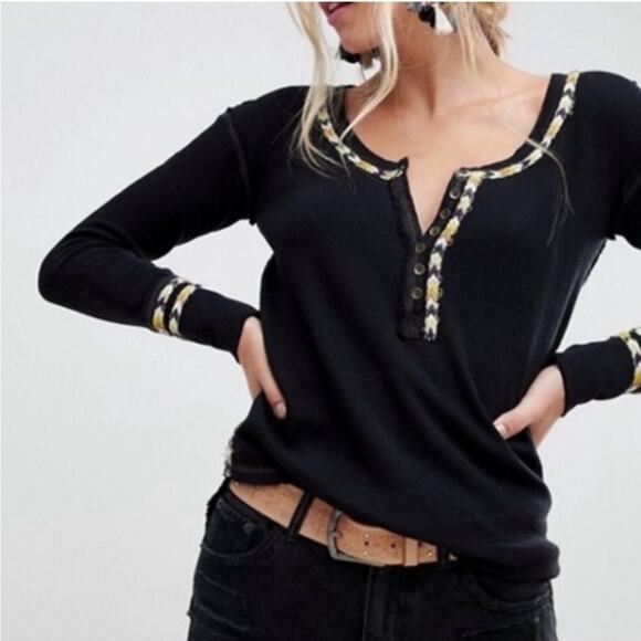 WE THE FREE BLACK EMBROIDERED RAINBOW LONG SLEEVE HENLEY THERMAL XS - Picture 2 of 12